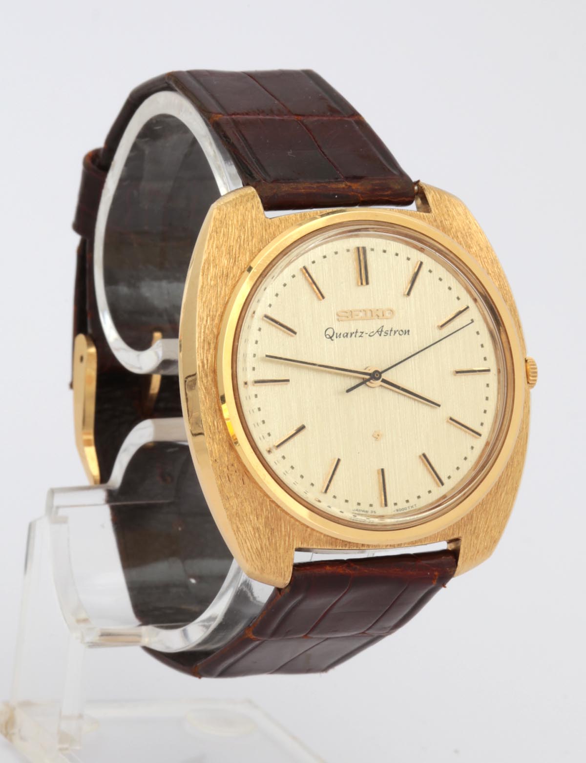 https://upload.wikimedia.org/wikipedia/commons/b/bd/Seiko_Astron.jpg